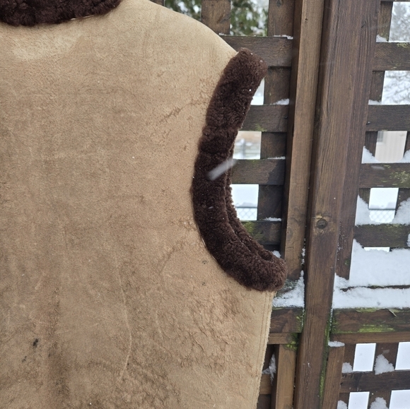 Vintage Shearling Vest - Picture 10 of 11